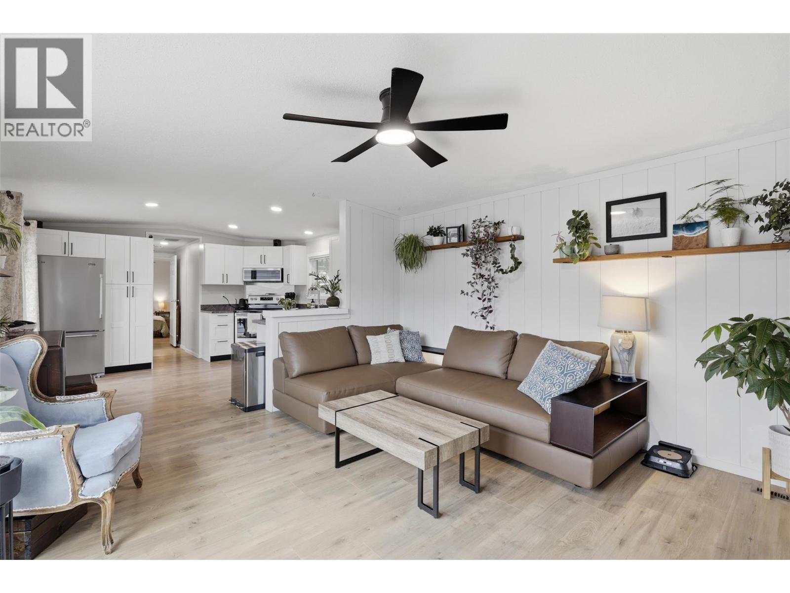 840 Klahanie Drive, Kamloops, British Columbia  V2C 5R2 - Photo 3 - 10388876