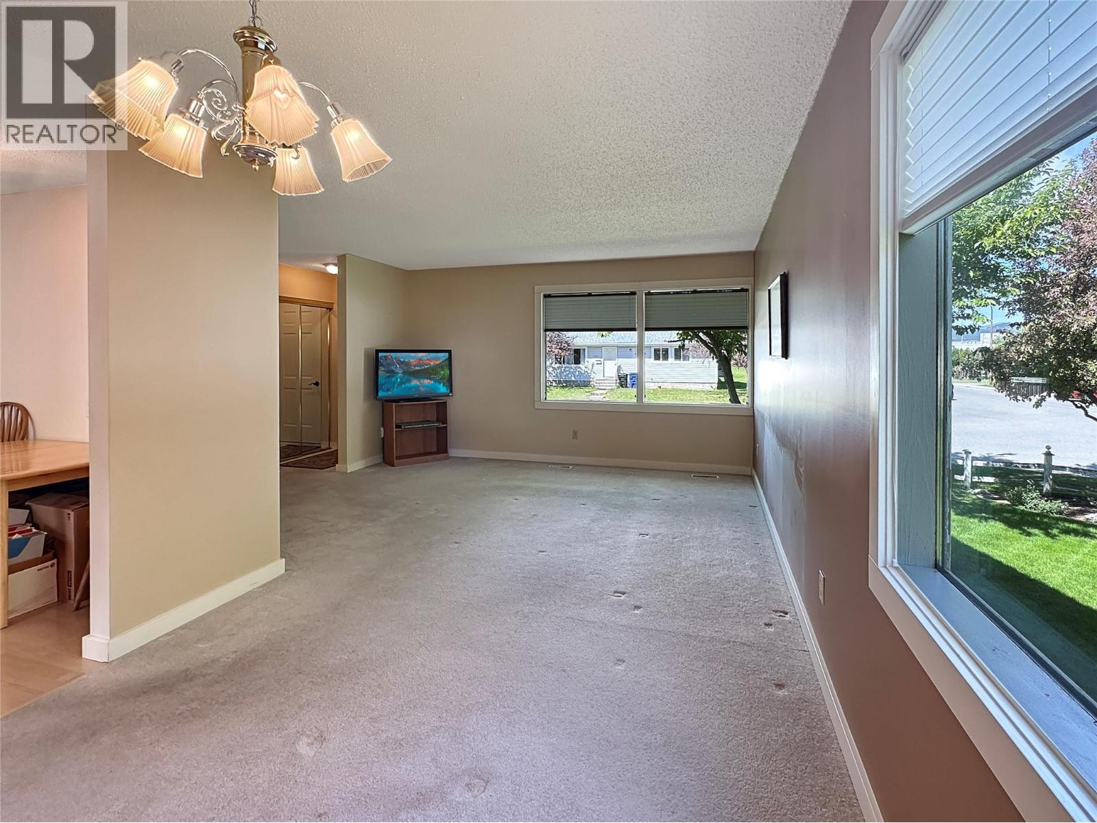 2501 3rd Street S, Cranbrook, British Columbia  V1C 4W4 - Photo 8 - 10387874