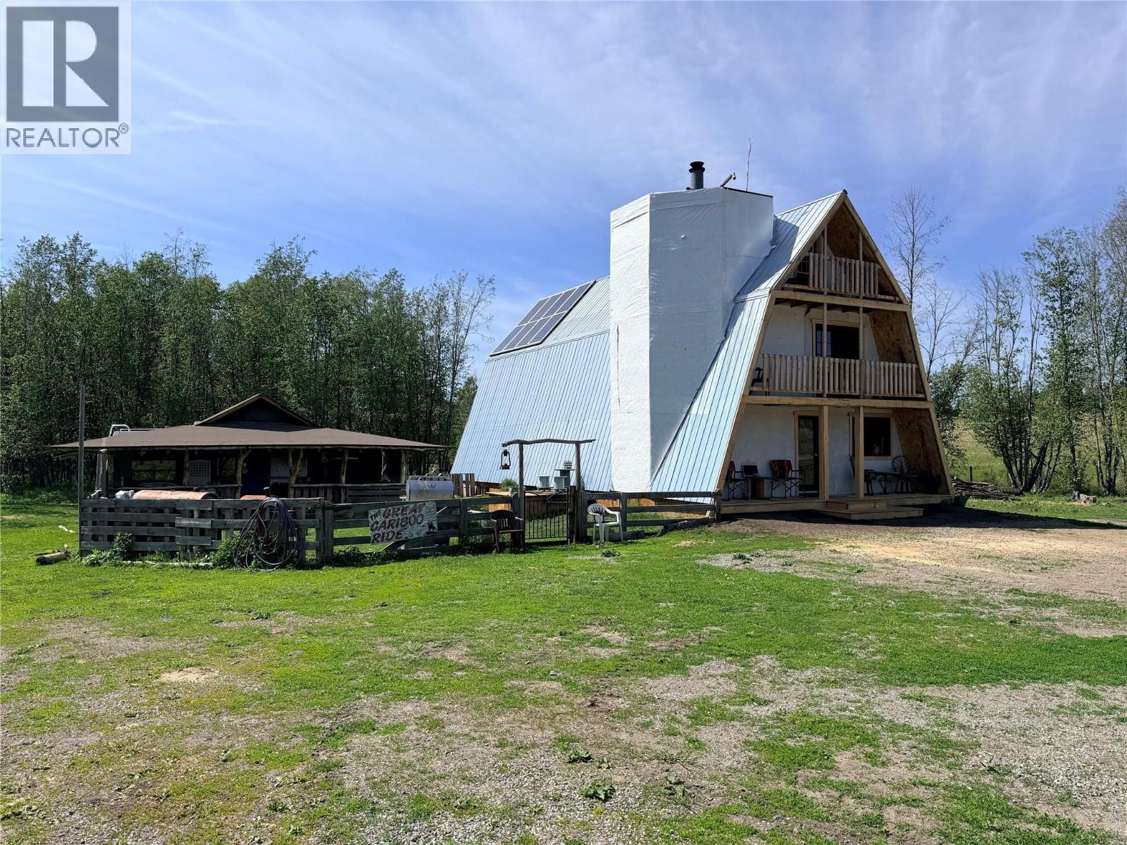 6058 Robbins Range Road, Kamloops, British Columbia  V0E 2M0 - Photo 2 - 10389629