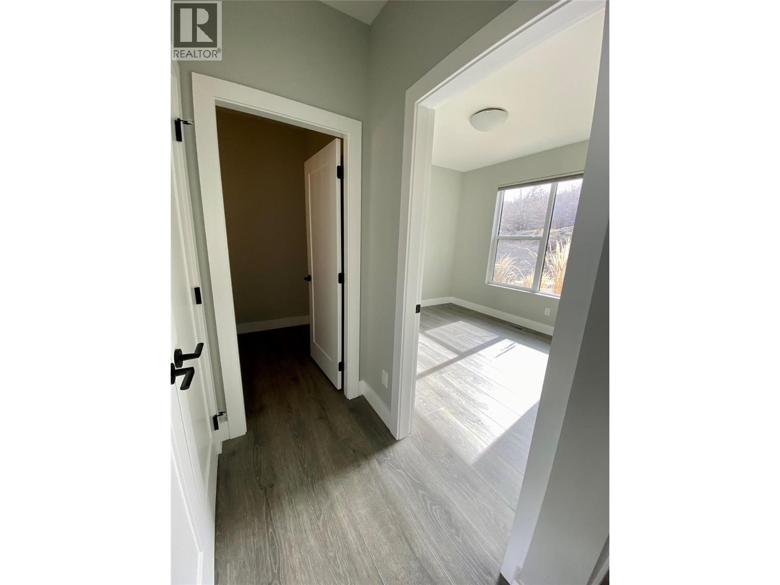 5402 Kestrel Lane, Kelowna, British Columbia  V1W 0A6 - Photo 12 - 10389498