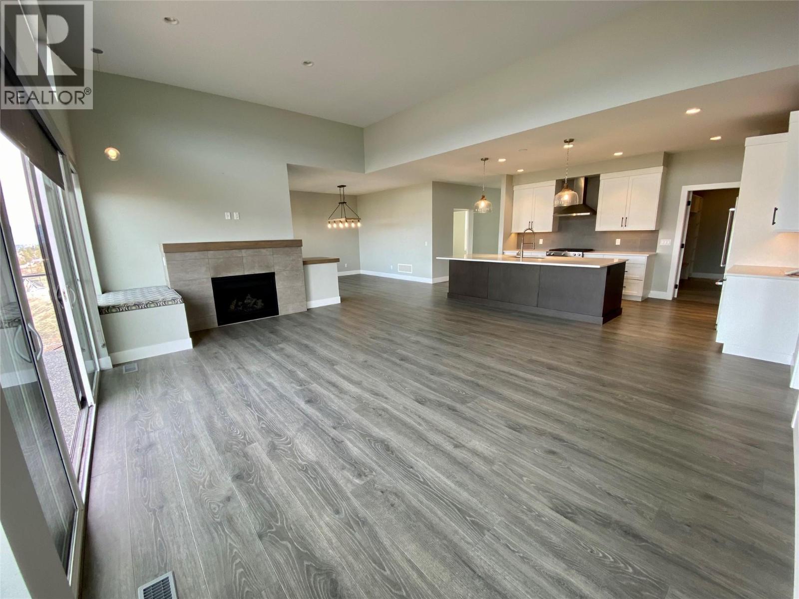 5402 Kestrel Lane, Kelowna, British Columbia  V1W 0A6 - Photo 6 - 10389498