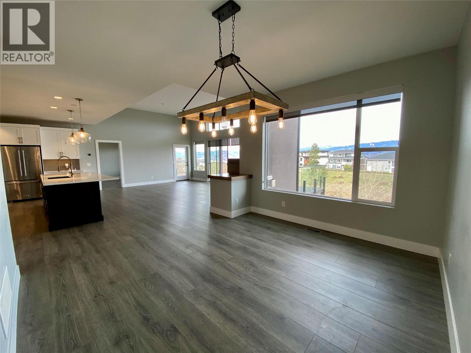 5402 Kestrel Lane, Kelowna, British Columbia  V1W 0A6 - Photo 7 - 10389498