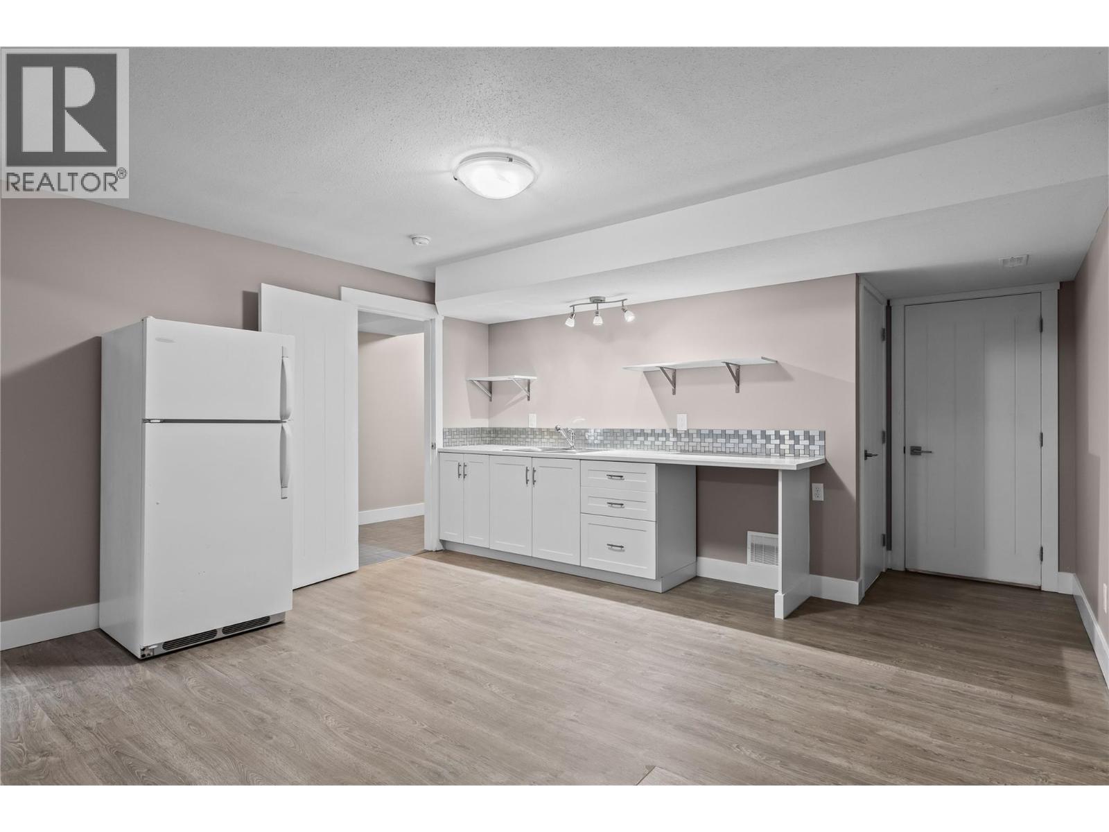827 Juniper Road, Kelowna, British Columbia  V1X 3R8 - Photo 42 - 10389502
