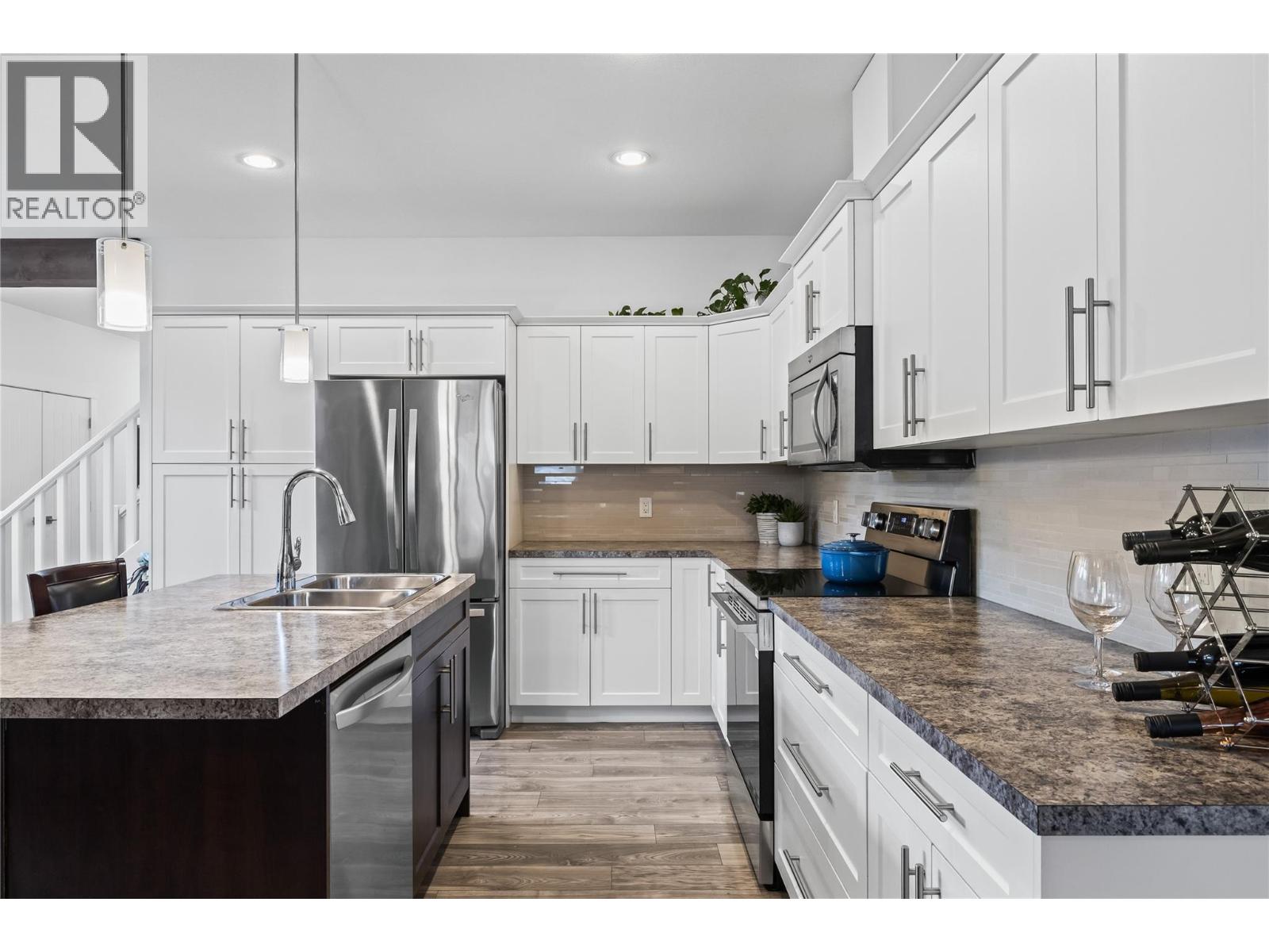 827 Juniper Road, Kelowna, British Columbia  V1X 3R8 - Photo 6 - 10389502