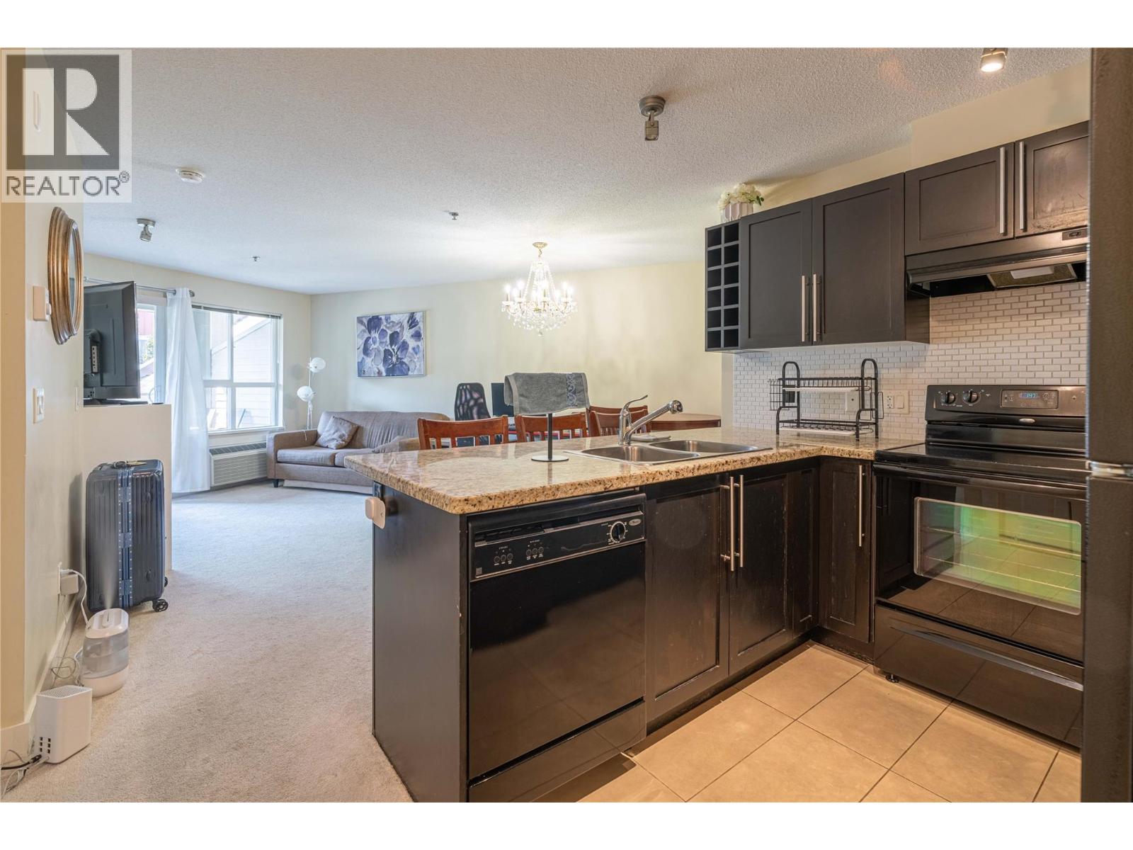 1089 Sunset Drive Unit# 218, Kelowna, British Columbia  V1Y 9Z3 - Photo 3 - 10389663