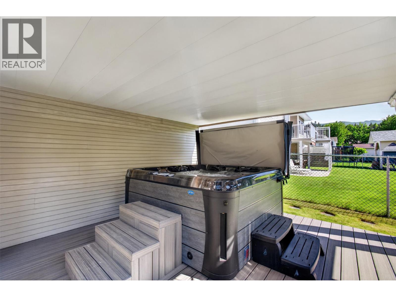 4618 Darin Place, Kelowna, British Columbia  V1W 4S2 - Photo 2 - 10387978
