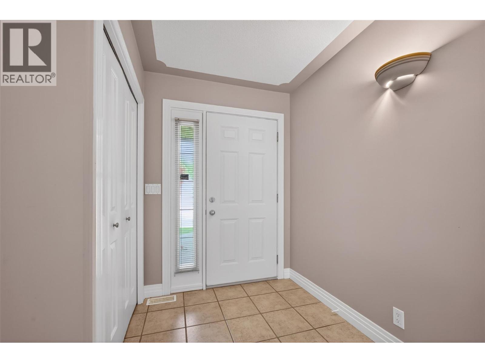 4618 Darin Place, Kelowna, British Columbia  V1W 4S2 - Photo 3 - 10387978