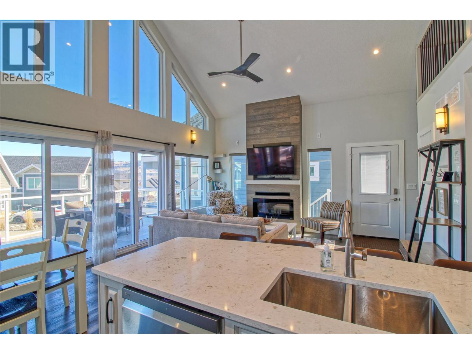 6742 Marbella Loop Unit# 302, Kelowna, British Columbia  V1Z 3R8 - Photo 18 - 10389686