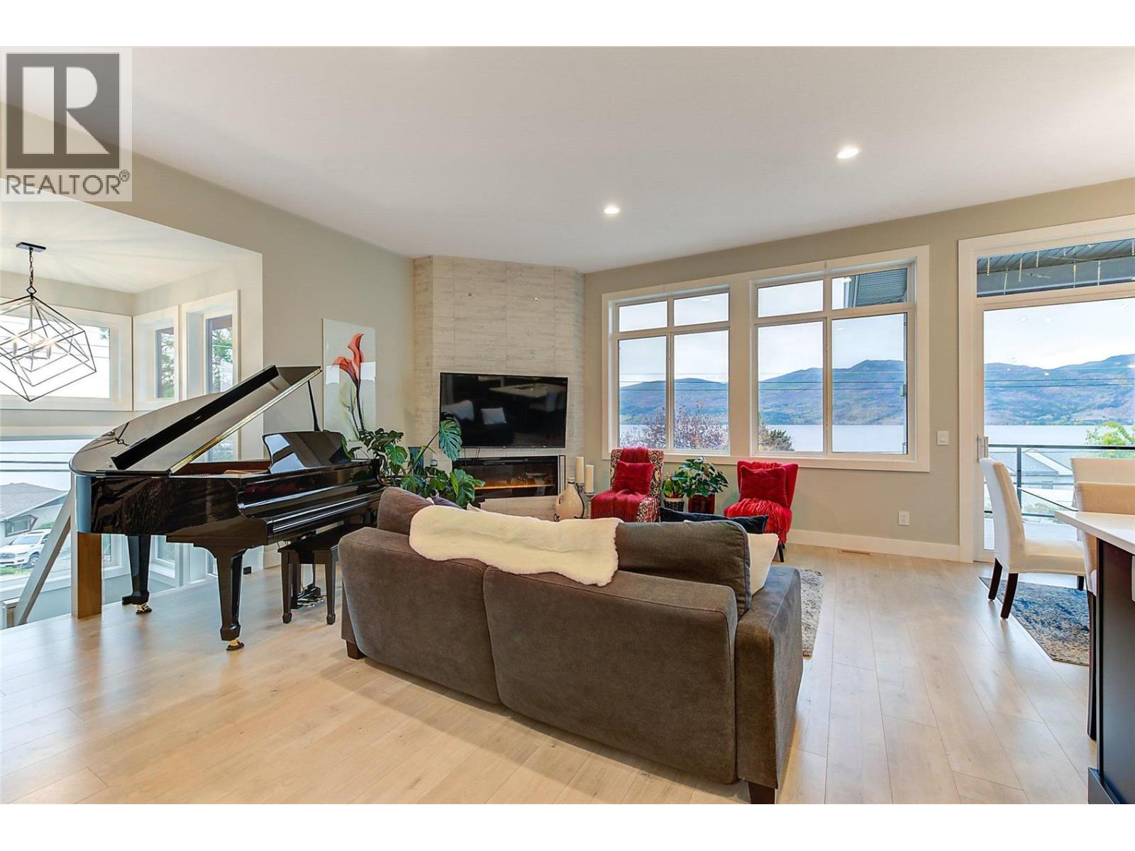 3953 Beachview Drive, West Kelowna, British Columbia  V4T 2K1 - Photo 10 - 10389594