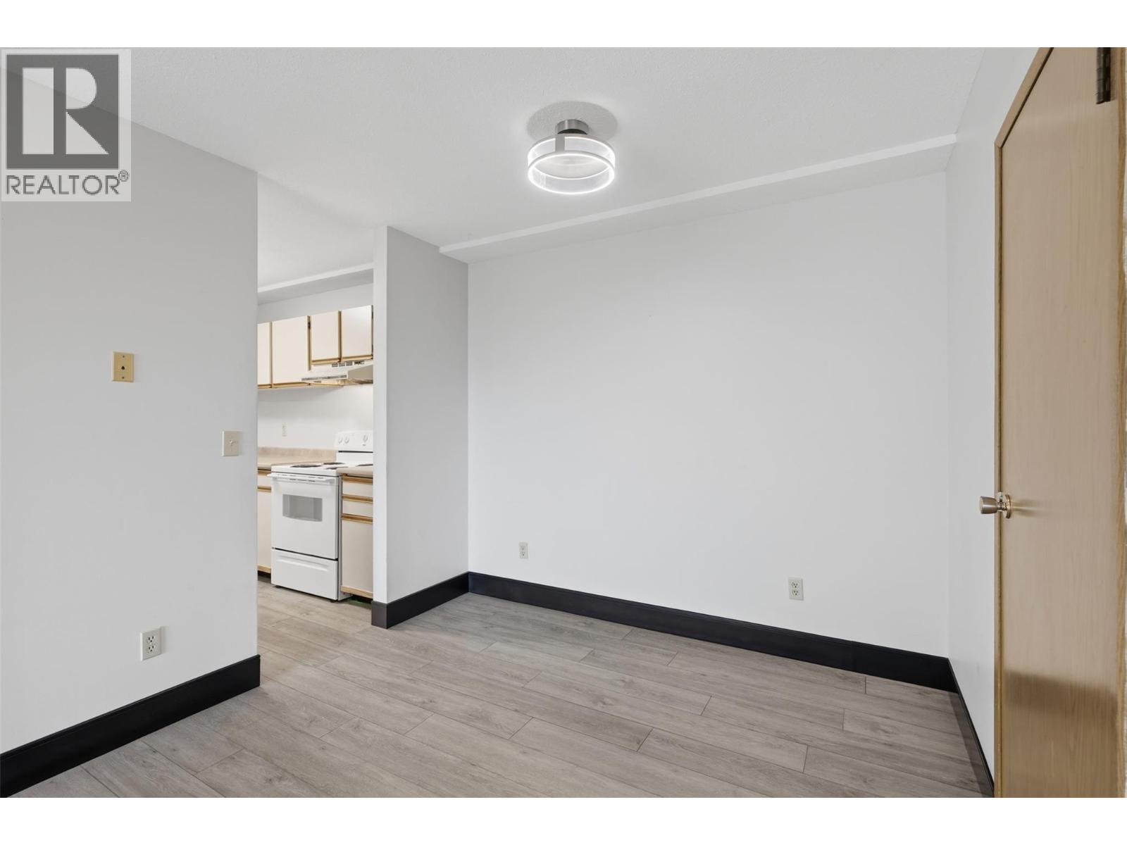 44 Whiteshield Crescent S Unit# 102, Kamloops, British Columbia  V2E 2J1 - Photo 3 - 10389715