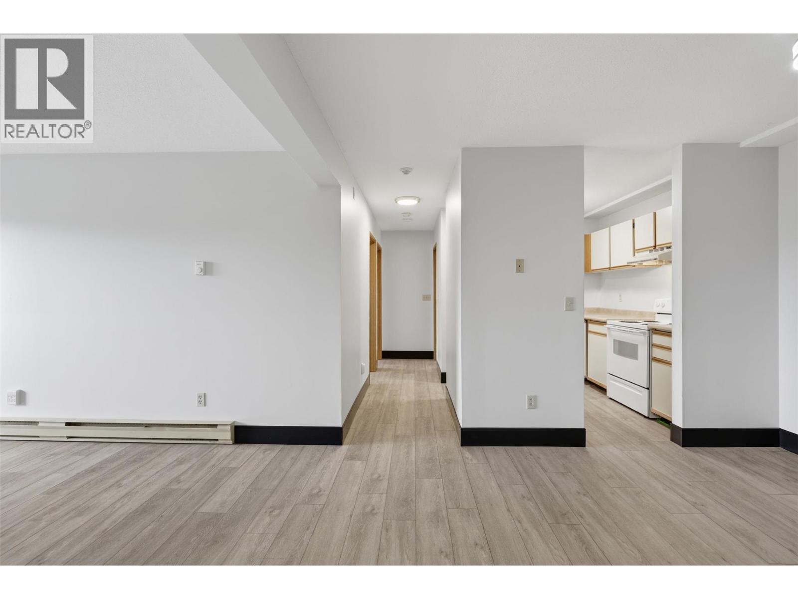 44 Whiteshield Crescent S Unit# 102, Kamloops, British Columbia  V2E 2J1 - Photo 4 - 10389715