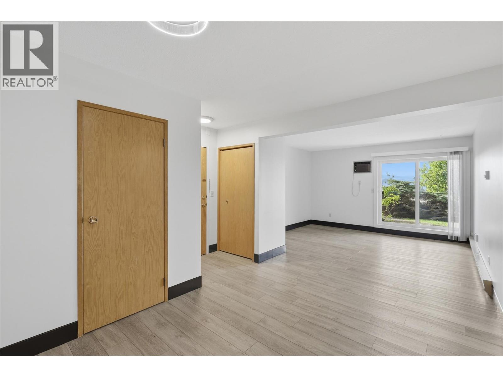 44 Whiteshield Crescent S Unit# 102, Kamloops, British Columbia  V2E 2J1 - Photo 8 - 10389715
