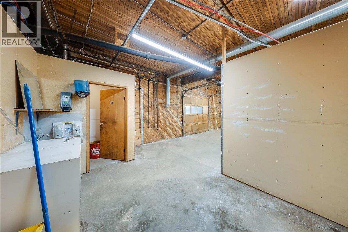 1846 First Street, Fruitvale, British Columbia  V0G 1L0 - Photo 31 - 10389680