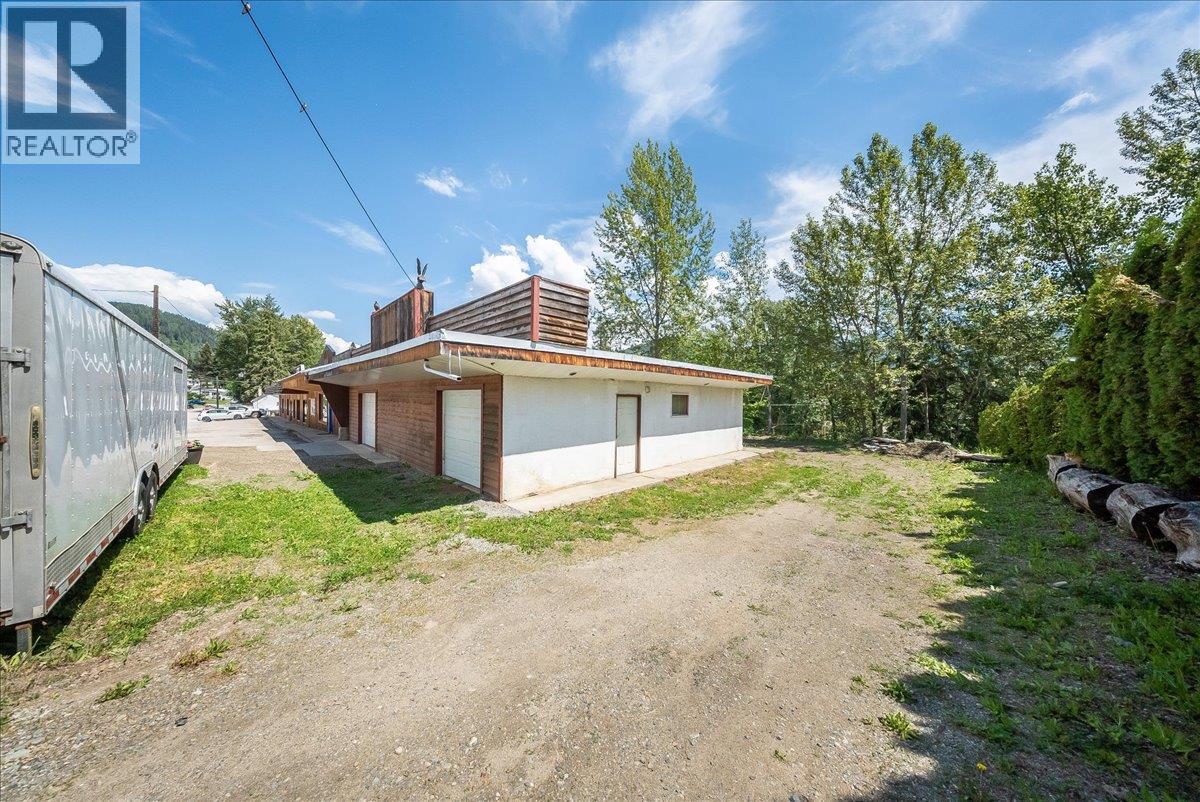 1846 First Street, Fruitvale, British Columbia  V0G 1L0 - Photo 8 - 10389680