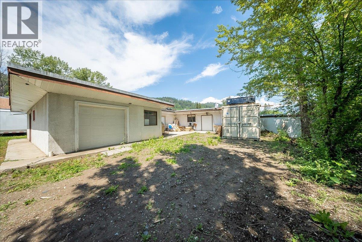 1846 First Street, Fruitvale, British Columbia  V0G 1L0 - Photo 9 - 10389680