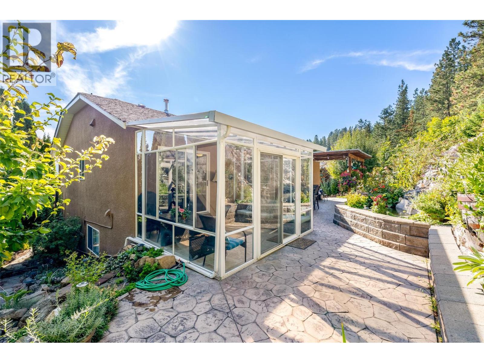 1056 Caledonia Way, West Kelowna, British Columbia  V1Z 3N7 - Photo 3 - 10389662