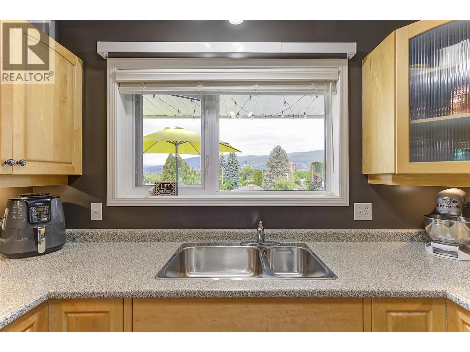 1672 Thayer Court, Kelowna, British Columbia  V1Y 8M2 - Photo 14 - 10389618