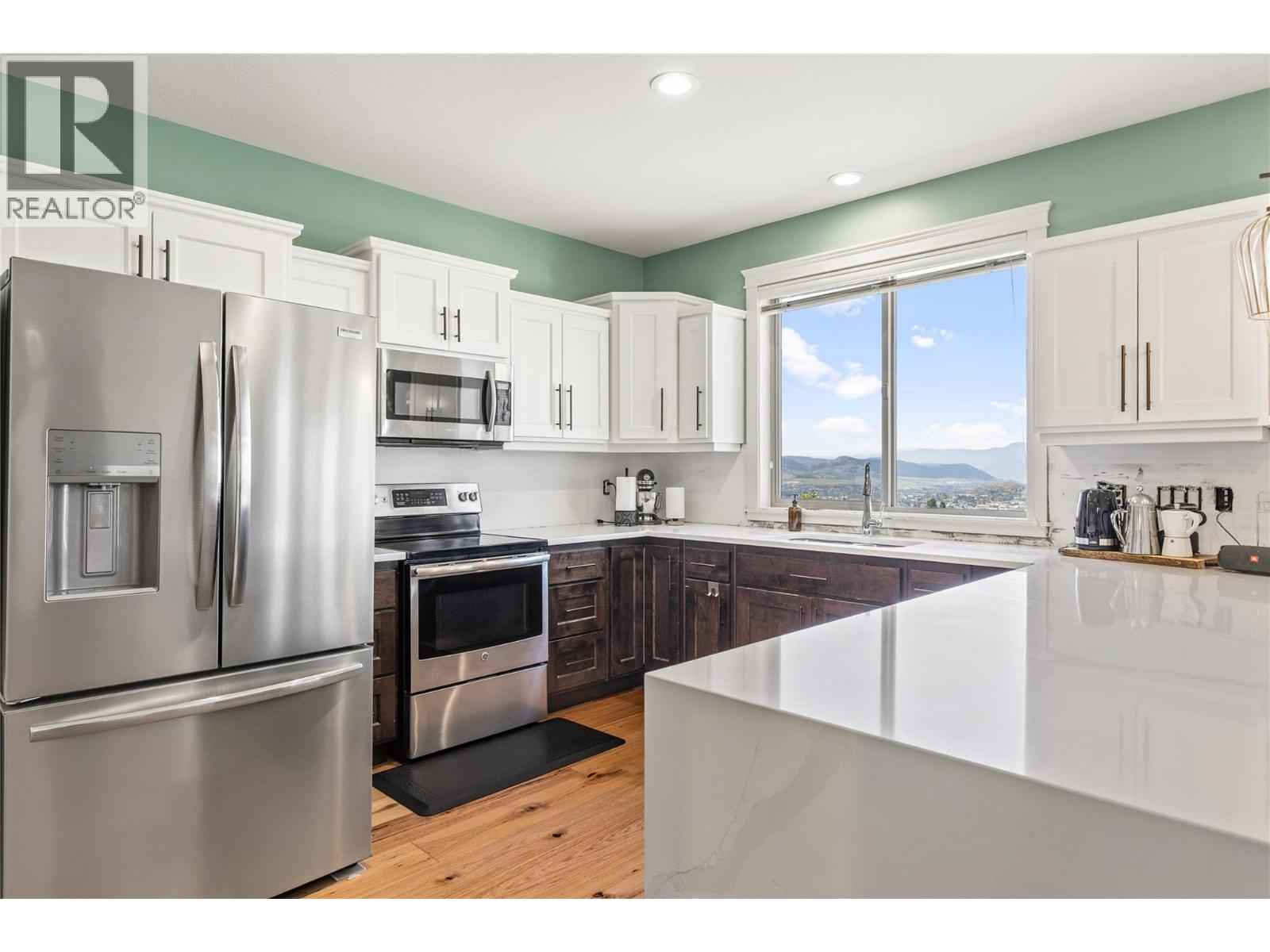 6552 Blackcomb Place, Vernon, British Columbia  V1B 4E1 - Photo 11 - 10389611