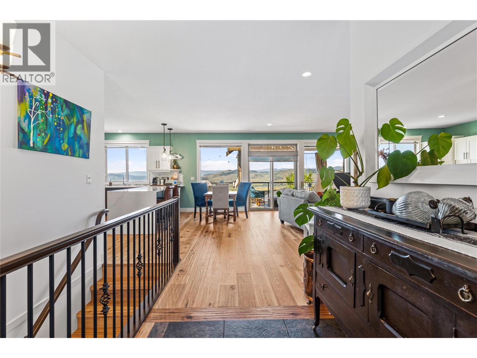 6552 Blackcomb Place, Vernon, British Columbia  V1B 4E1 - Photo 5 - 10389611