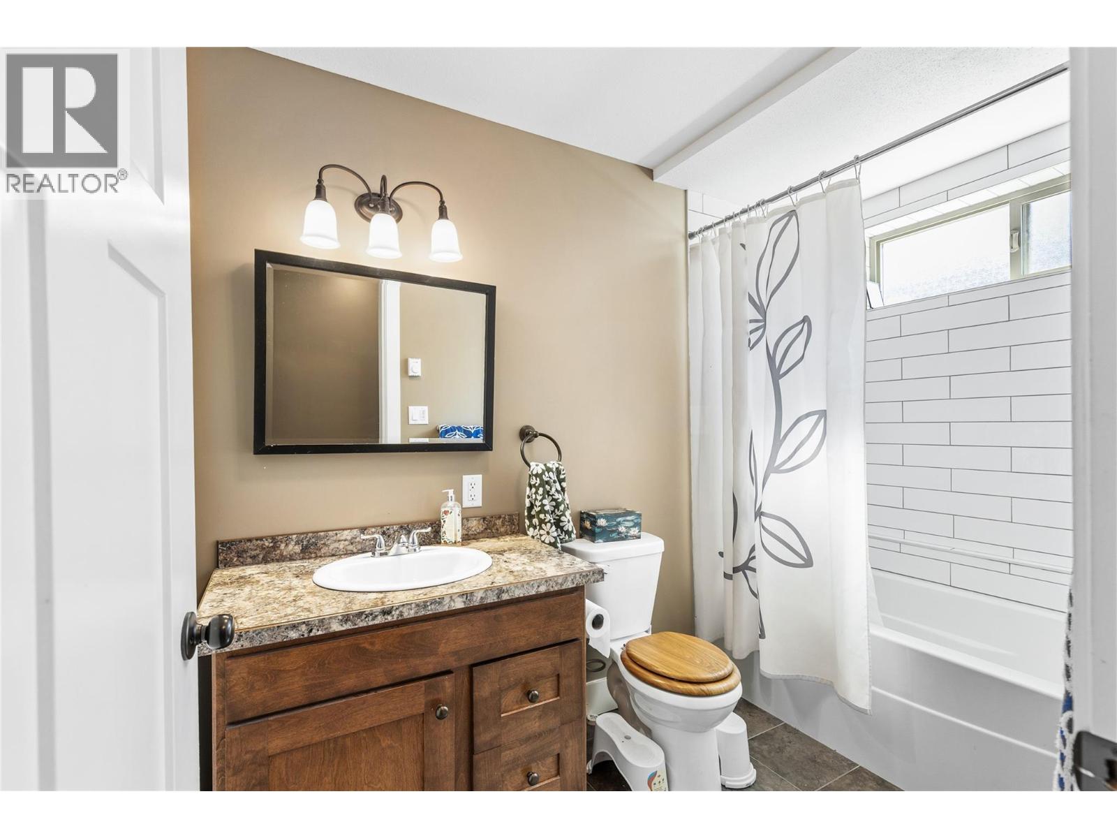 6552 Blackcomb Place, Vernon, British Columbia  V1B 4E1 - Photo 60 - 10389611