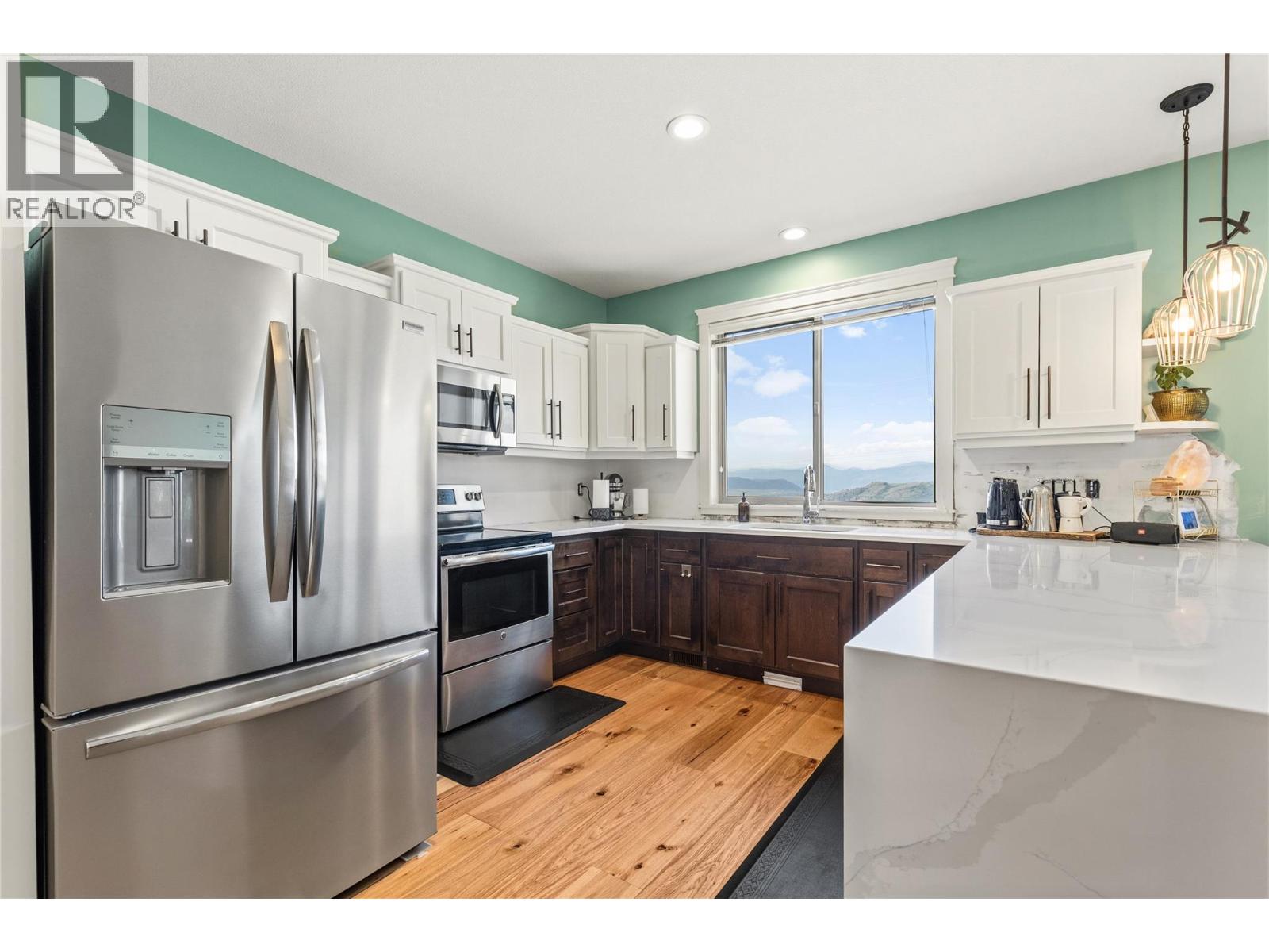 6552 Blackcomb Place, Vernon, British Columbia  V1B 4E1 - Photo 8 - 10389611