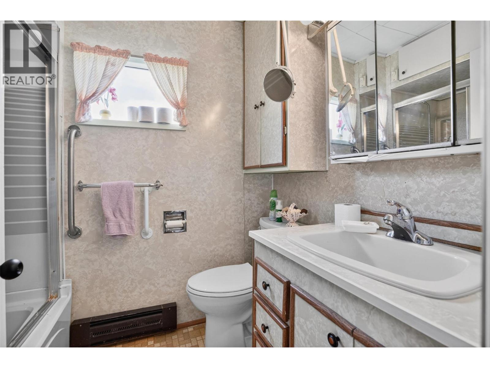 239 B Avenue, Kaslo, British Columbia  V0G 1M0 - Photo 17 - 10389251