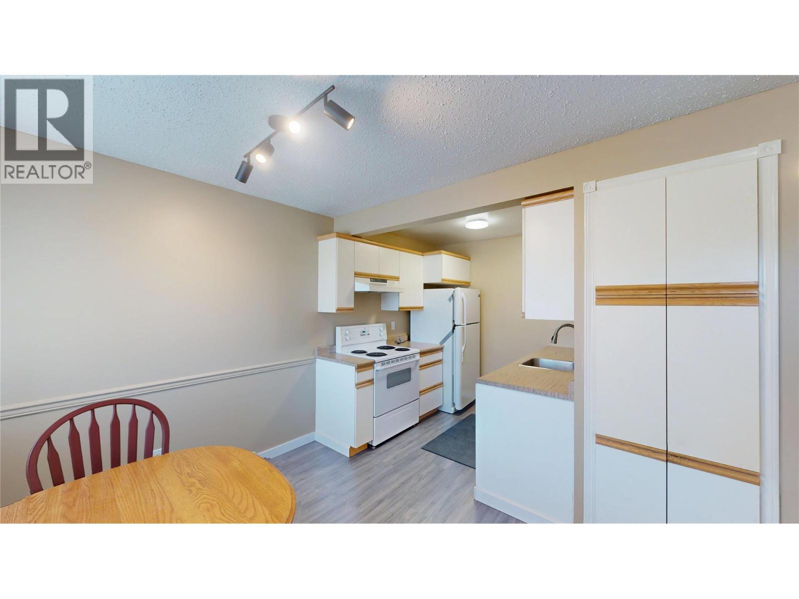 2221 3rd Street N, Cranbrook, British Columbia  V1C 5G7 - Photo 11 - 10389228
