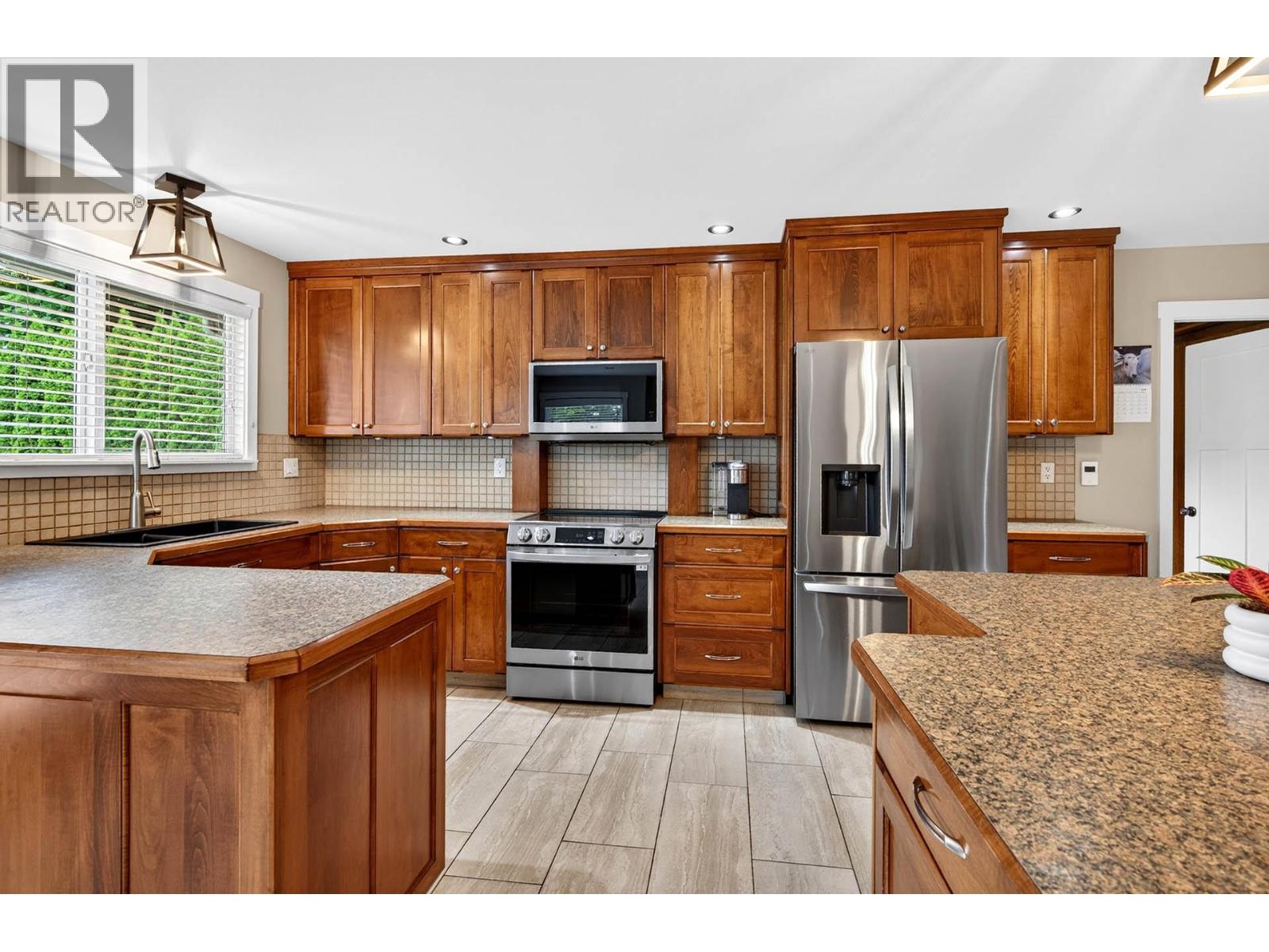 6451 Beaver Crescent, Kamloops, British Columbia  V2C 4V2 - Photo 10 - 10389729
