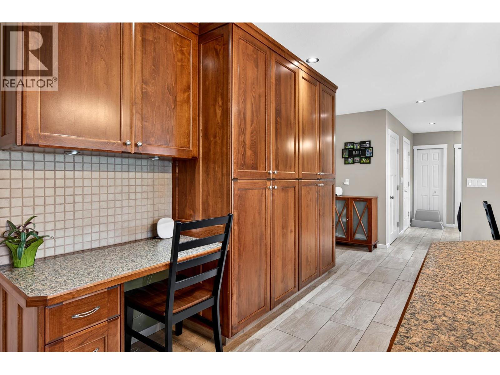 6451 Beaver Crescent, Kamloops, British Columbia  V2C 4V2 - Photo 12 - 10389729