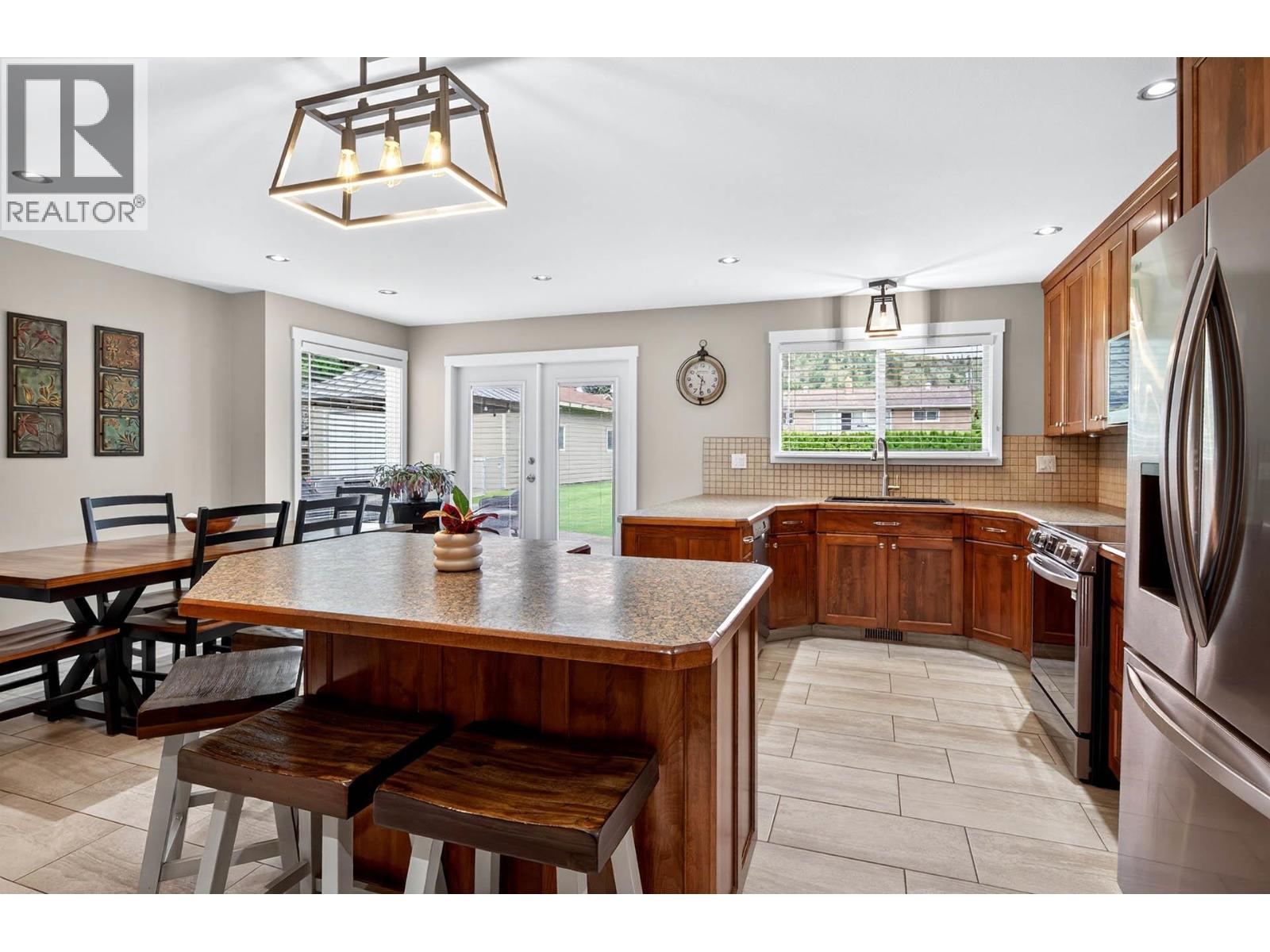 6451 Beaver Crescent, Kamloops, British Columbia  V2C 4V2 - Photo 8 - 10389729