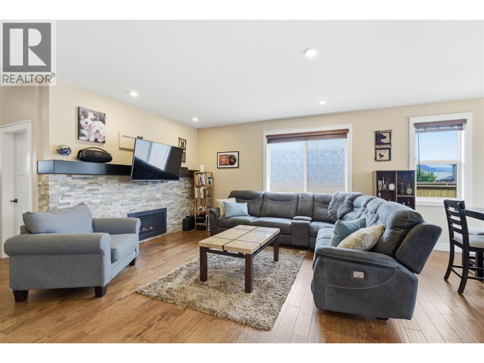 3010 Hilton Drive, Merritt, British Columbia  V1K 0B2 - Photo 5 - 10389667