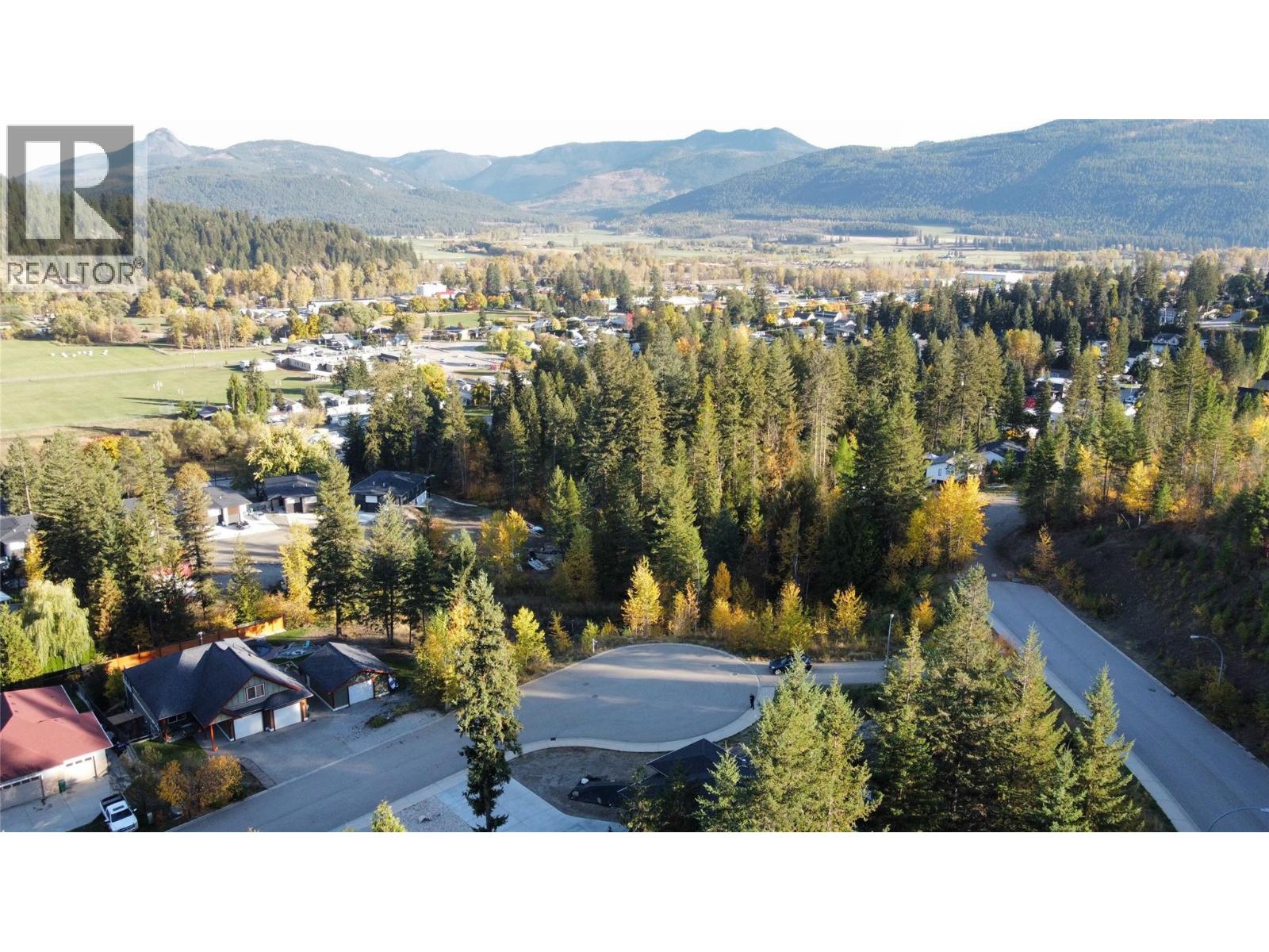 2571 Cedar Ridge Court, Lumby, British Columbia  V0E 2G0 - Photo 3 - 10389531