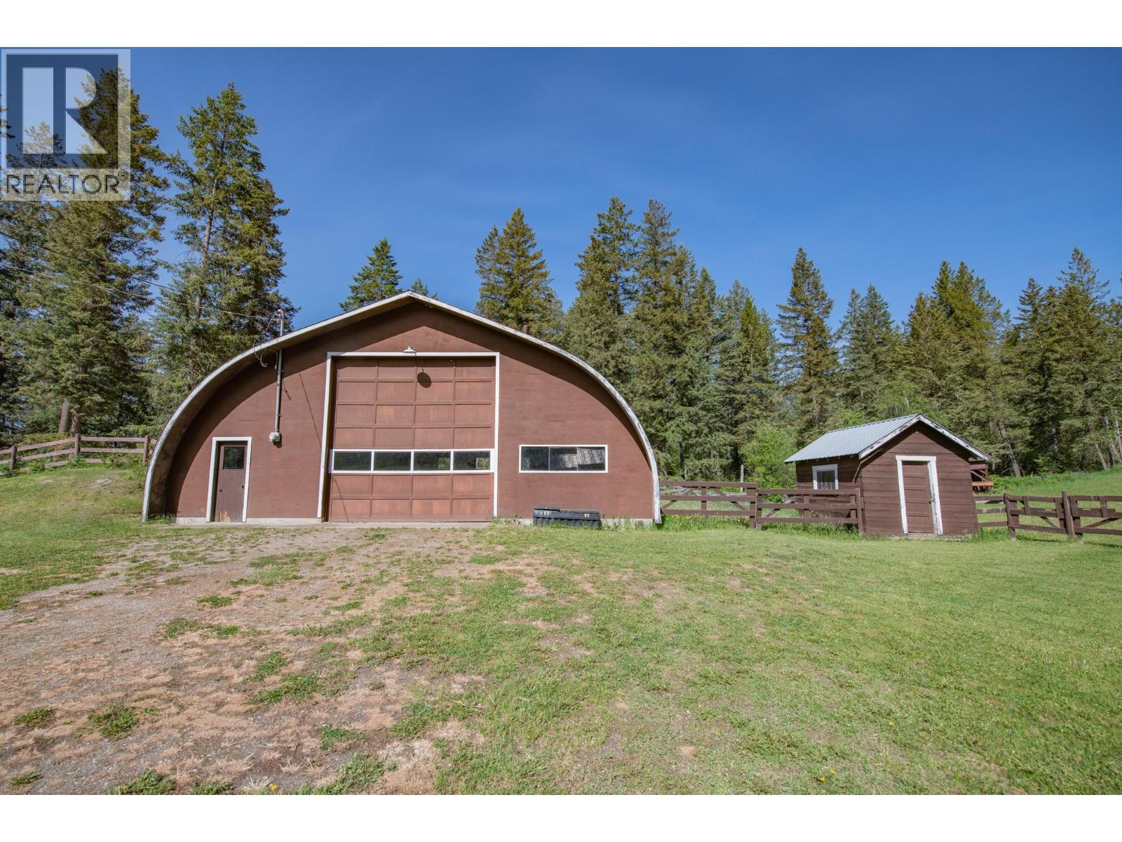 2471 6 Highway, Lumby, British Columbia  V0E 2G1 - Photo 12 - 10389113