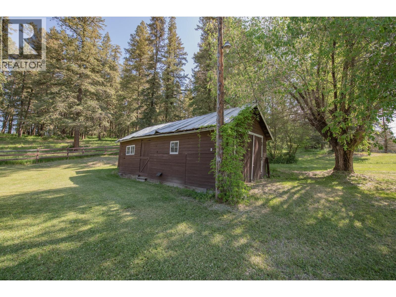 2471 6 Highway, Lumby, British Columbia  V0E 2G1 - Photo 13 - 10389113