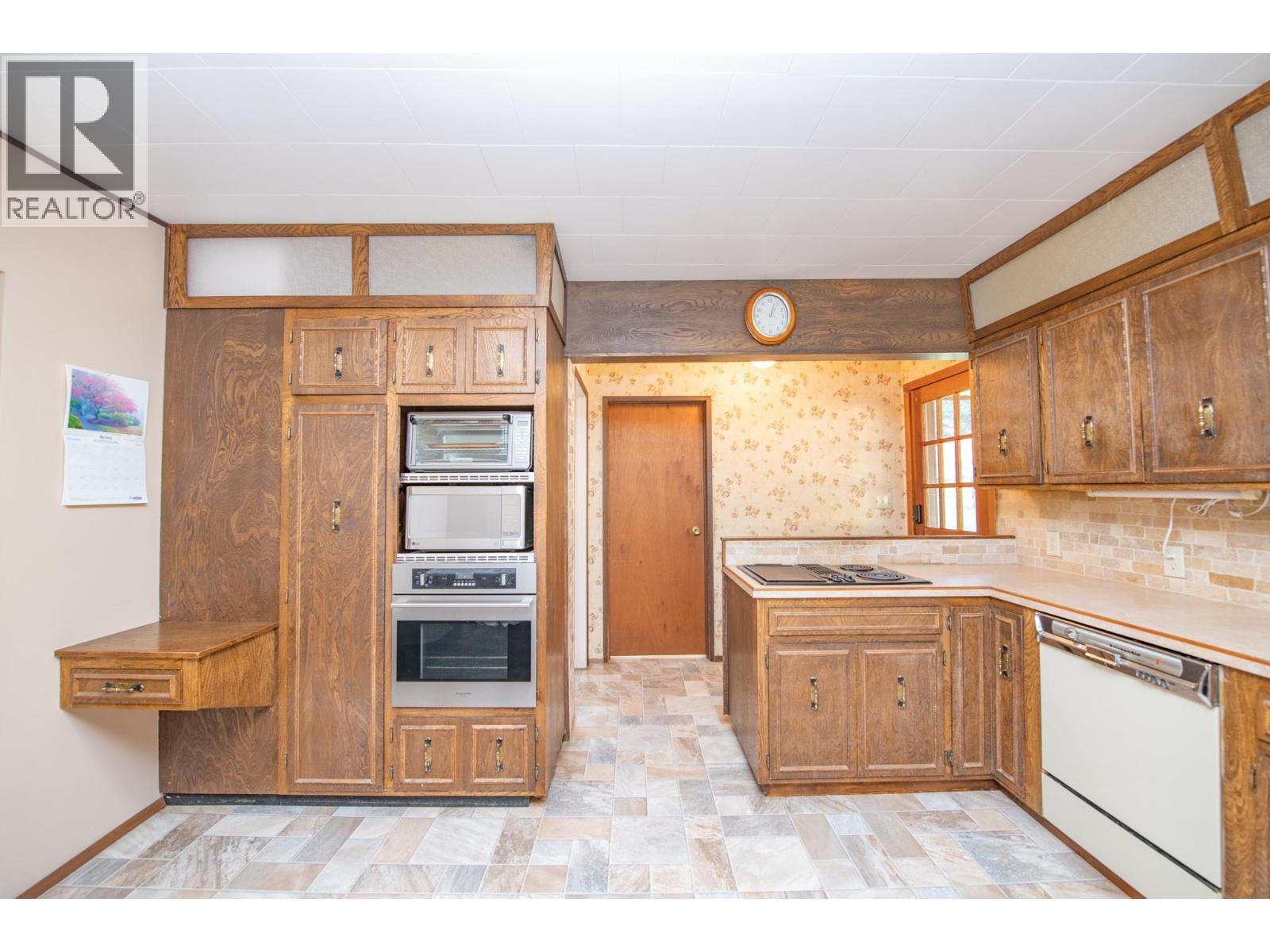 2471 6 Highway, Lumby, British Columbia  V0E 2G1 - Photo 19 - 10389113
