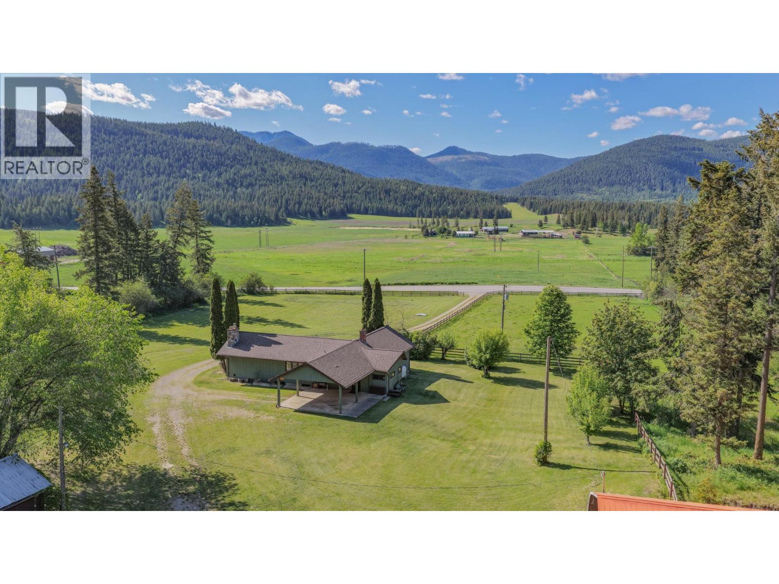 2471 6 Highway, Lumby, British Columbia  V0E 2G1 - Photo 2 - 10389113