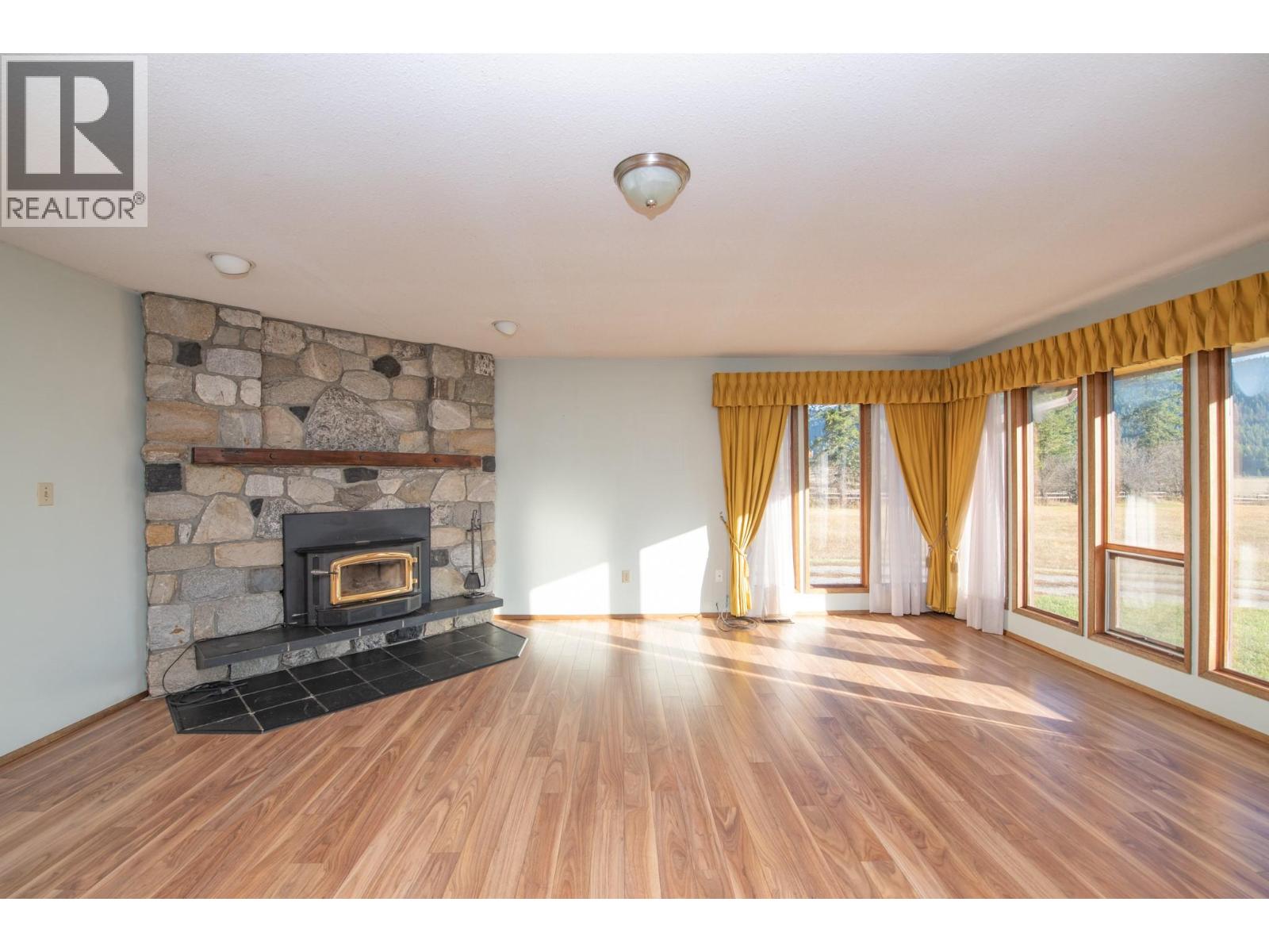 2471 6 Highway, Lumby, British Columbia  V0E 2G1 - Photo 24 - 10389113