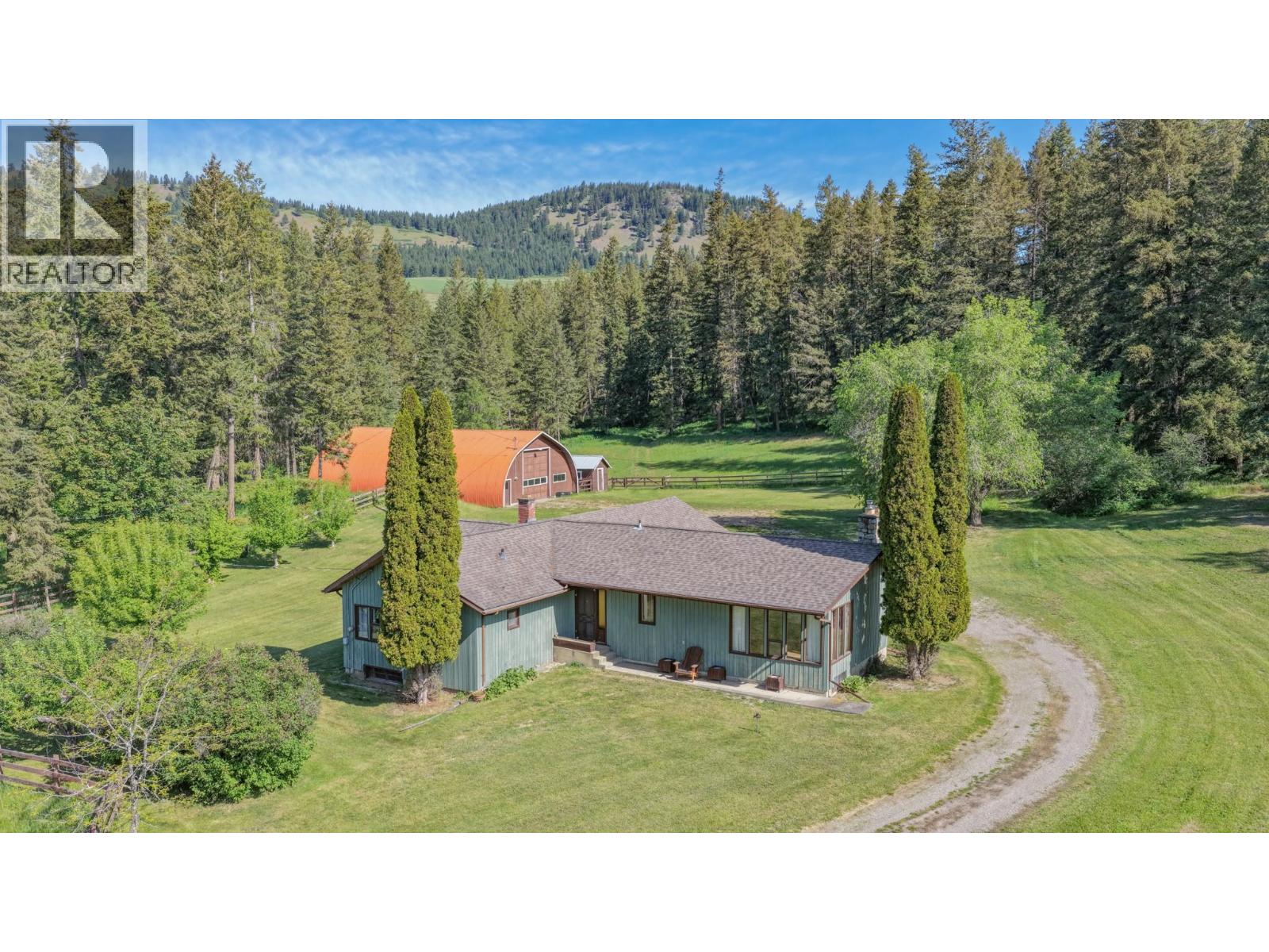 2471 6 Highway, Lumby, British Columbia  V0E 2G1 - Photo 3 - 10389113