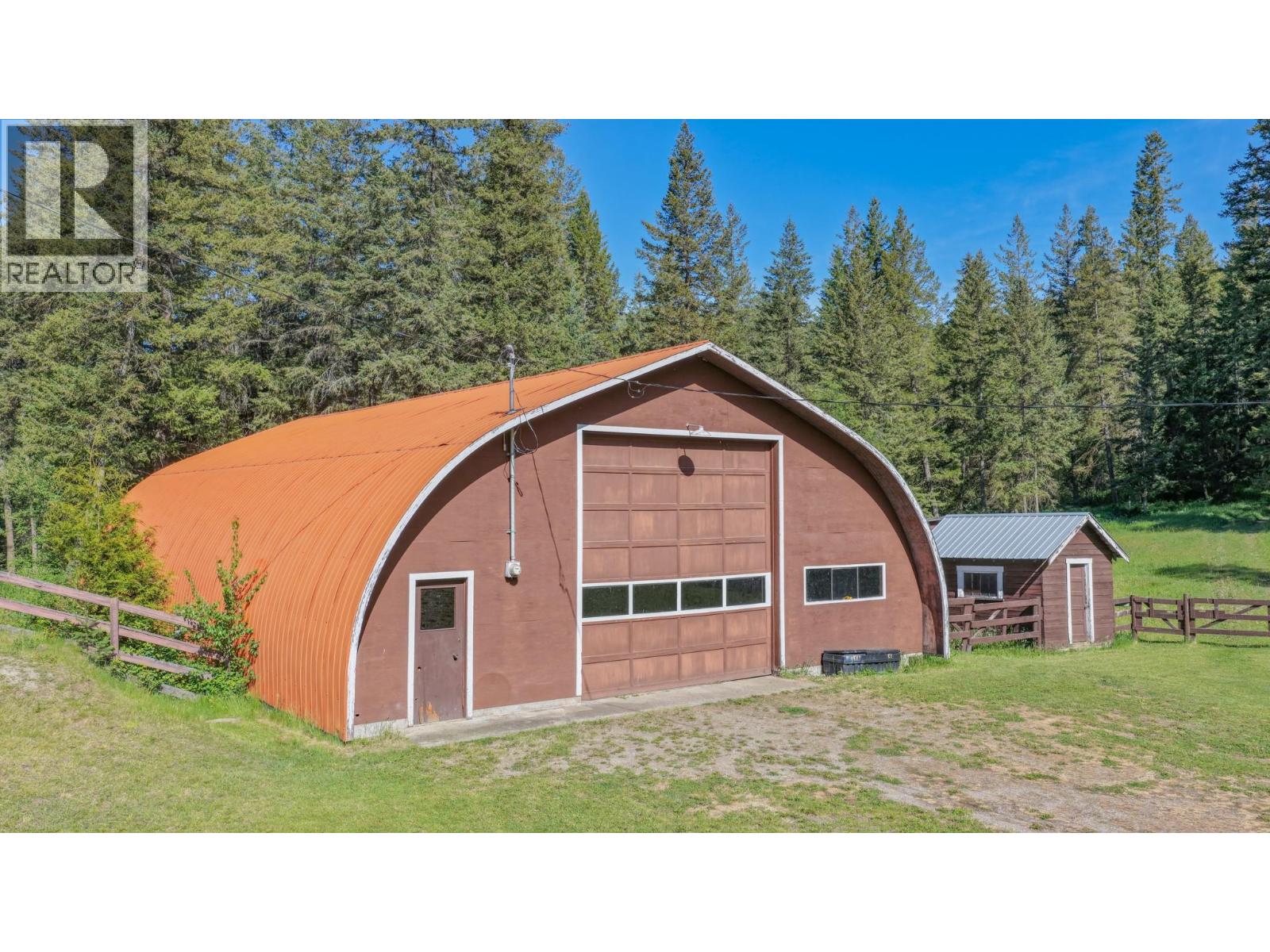 2471 6 Highway, Lumby, British Columbia  V0E 2G1 - Photo 4 - 10389113