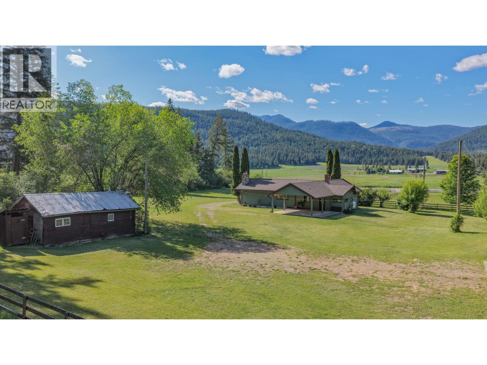 2471 6 Highway, Lumby, British Columbia  V0E 2G1 - Photo 6 - 10389113