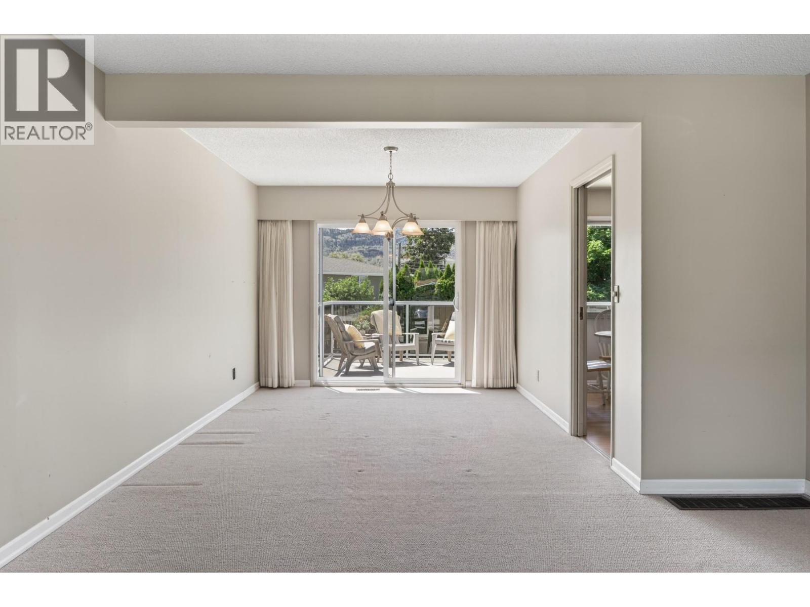 2551 Parkcrest Avenue, Kamloops, British Columbia  V2B 4Y4 - Photo 10 - 10389606