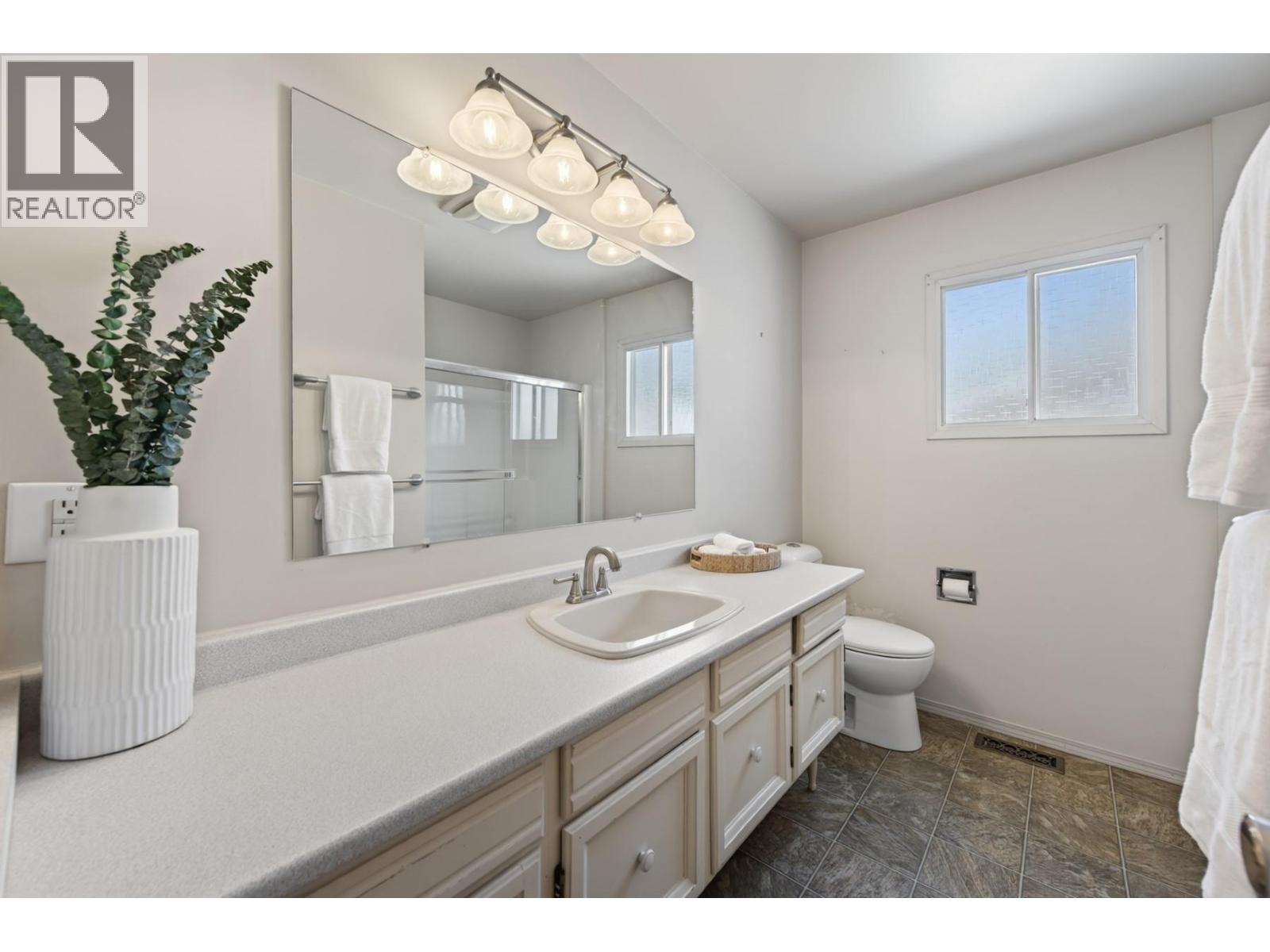 2551 Parkcrest Avenue, Kamloops, British Columbia  V2B 4Y4 - Photo 16 - 10389606
