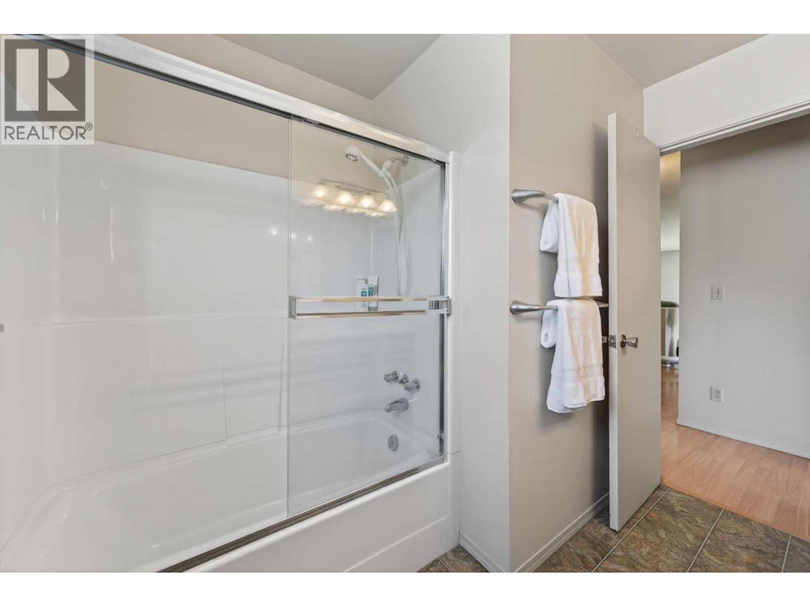 2551 Parkcrest Avenue, Kamloops, British Columbia  V2B 4Y4 - Photo 17 - 10389606