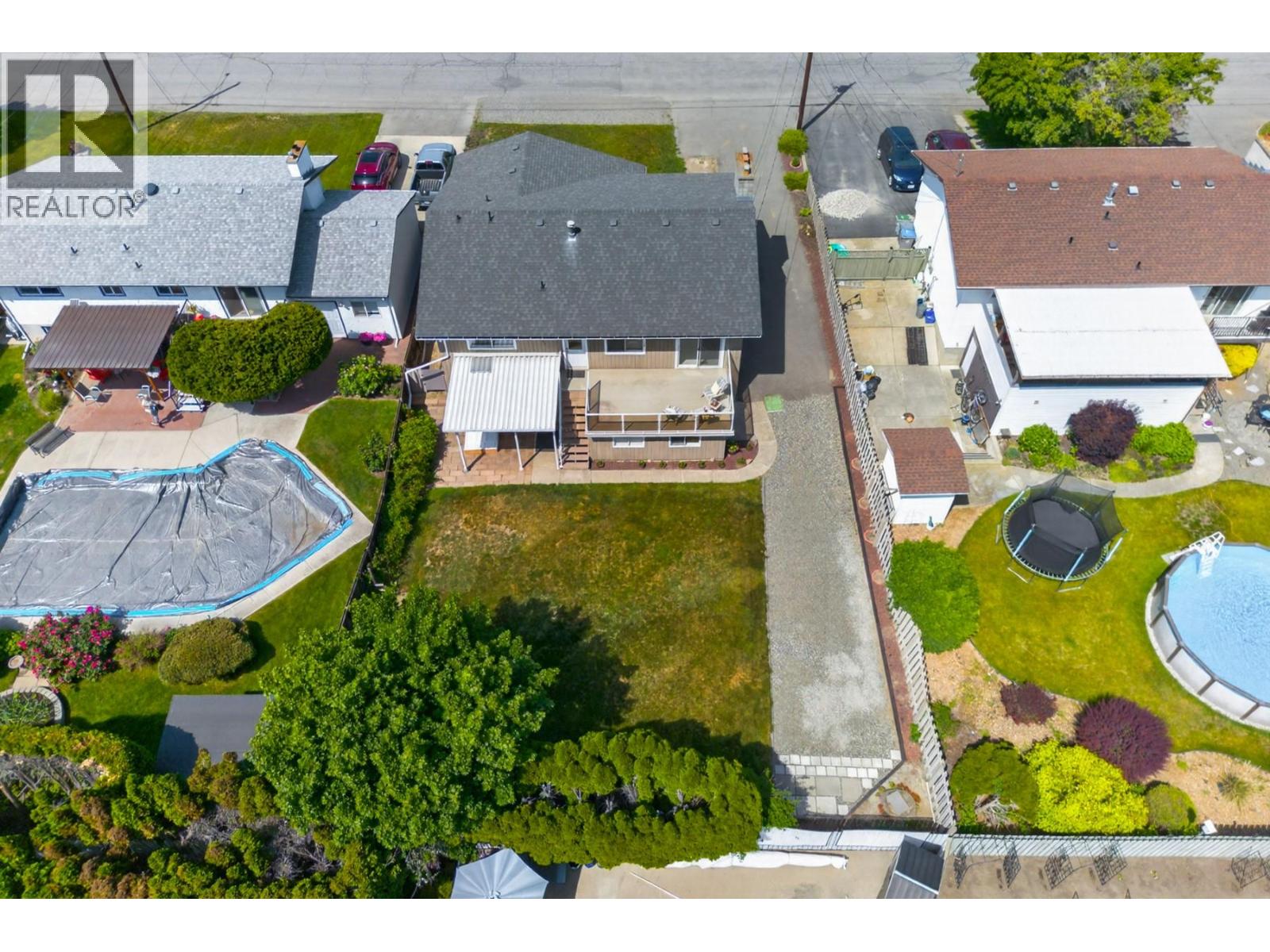 2551 Parkcrest Avenue, Kamloops, British Columbia  V2B 4Y4 - Photo 2 - 10389606