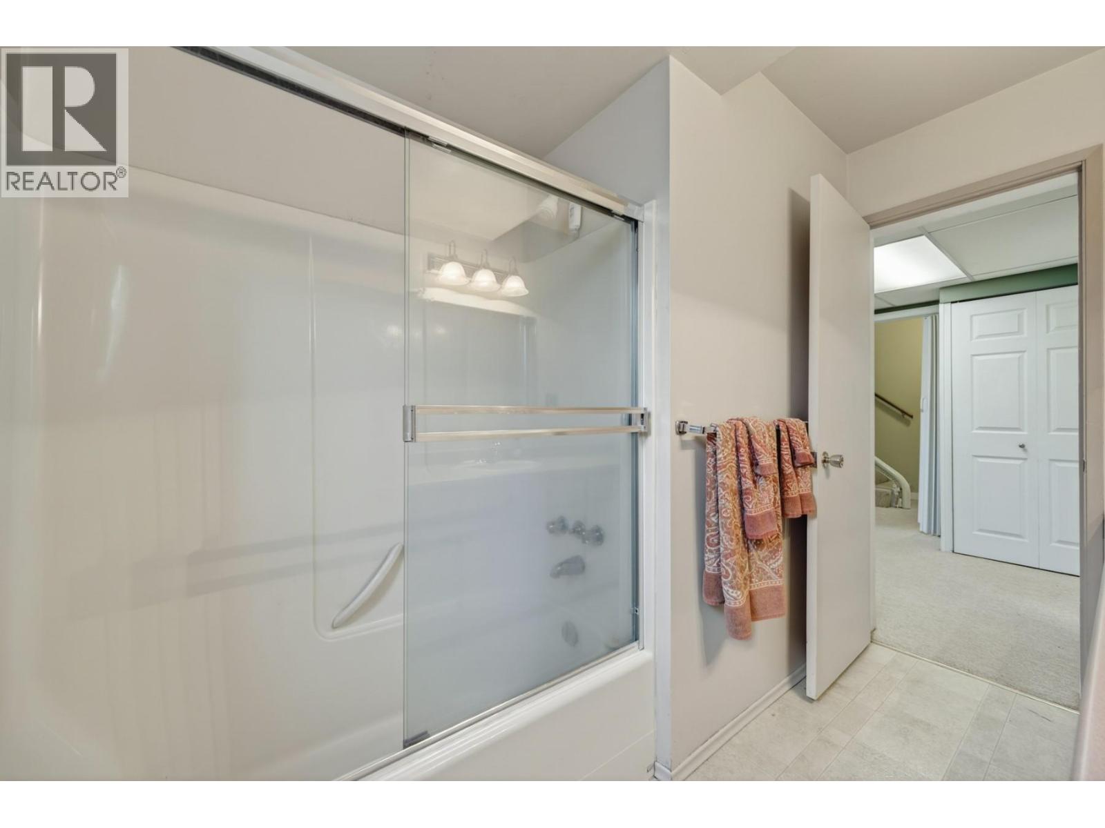2551 Parkcrest Avenue, Kamloops, British Columbia  V2B 4Y4 - Photo 31 - 10389606