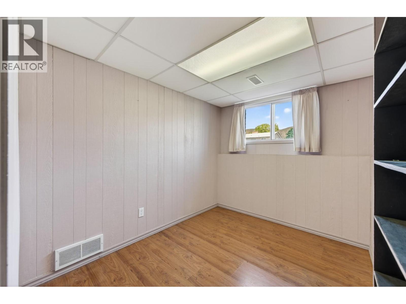 2551 Parkcrest Avenue, Kamloops, British Columbia  V2B 4Y4 - Photo 32 - 10389606