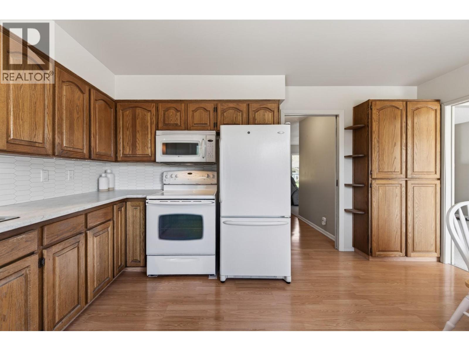 2551 Parkcrest Avenue, Kamloops, British Columbia  V2B 4Y4 - Photo 4 - 10389606