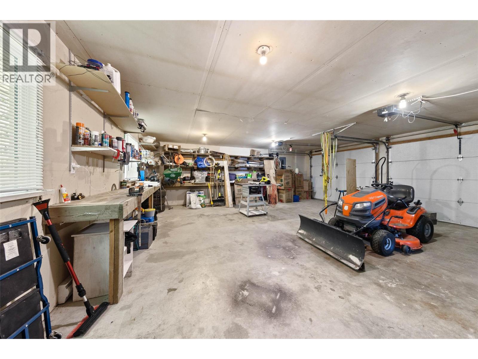 7280 Birch Close, Anglemont, British Columbia  V0E 1M8 - Photo 12 - 10389590