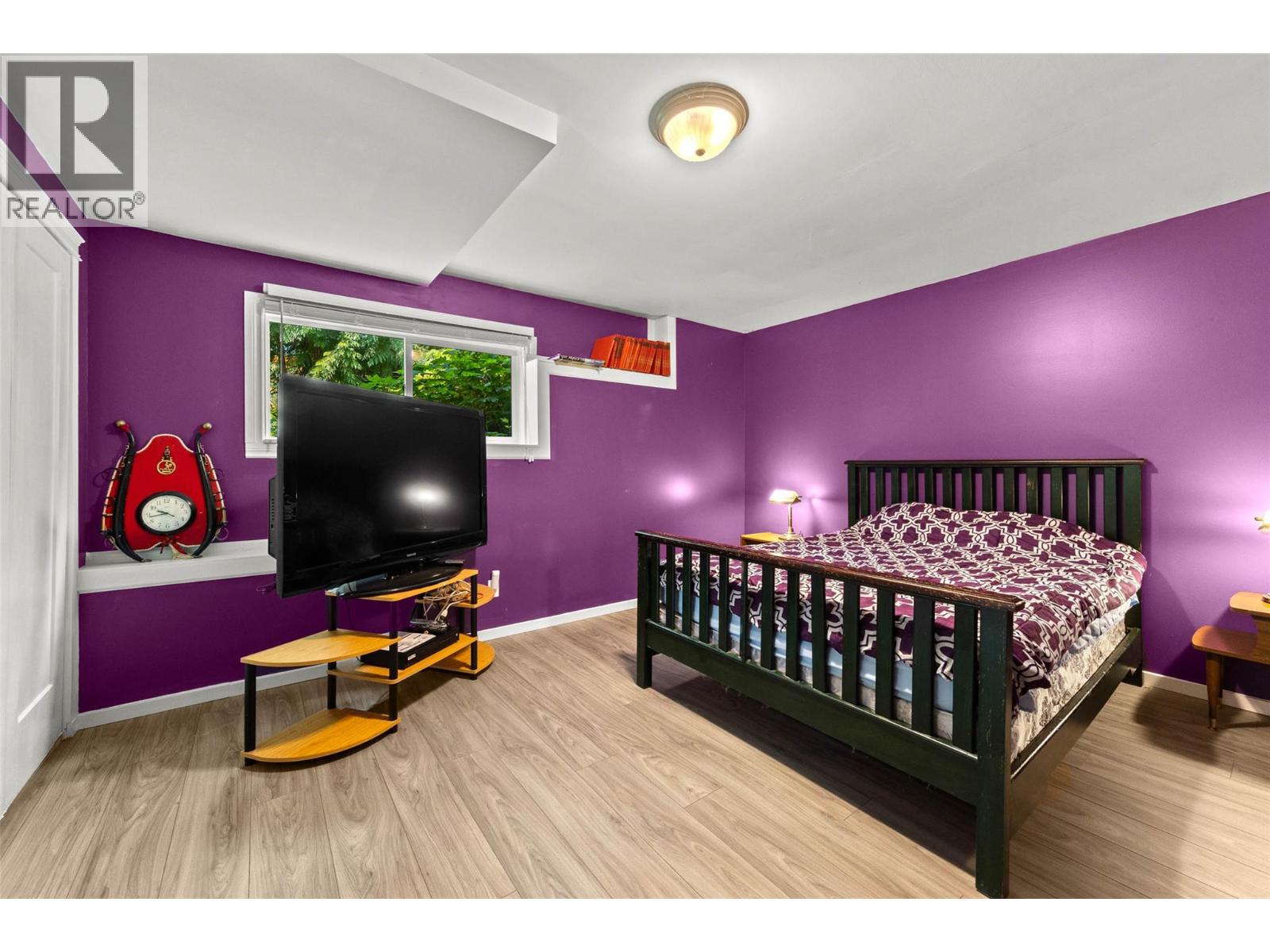 7280 Birch Close, Anglemont, British Columbia  V0E 1M8 - Photo 6 - 10389590