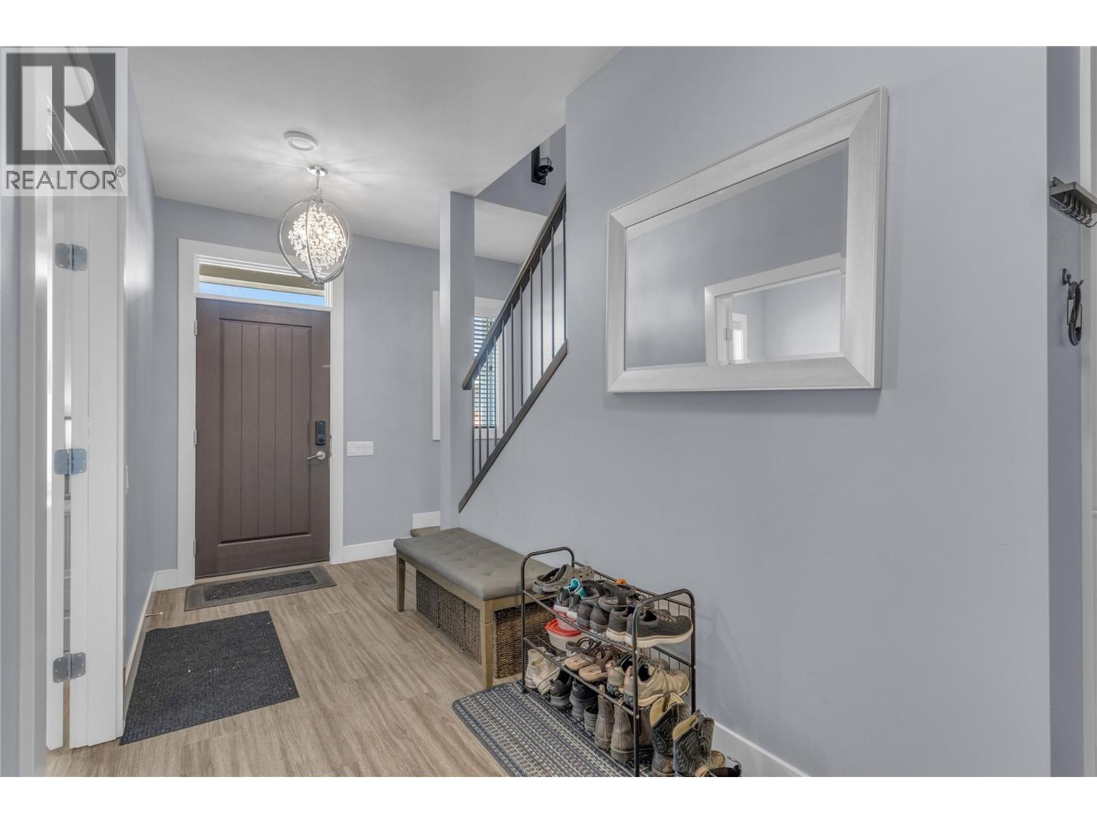 1955 Foxtail Terrace, Kelowna, British Columbia  V1P 1T9 - Photo 4 - 10386297